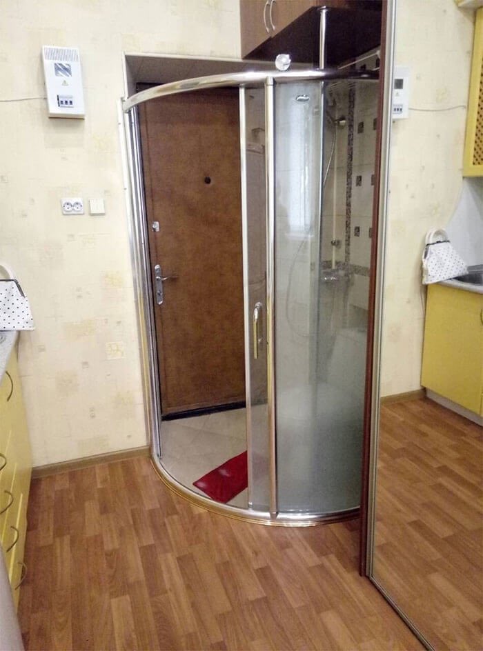 Buenas noches zulistas! Hoy os traemos la solución ideal para desinfectaros antes de entrar en casa! Zulo con túnel de lavado! Ideal también para desinfectar a las visitas de no convivientes y para fiestas de la espuma. Con enchufes cerca para aumentar la emoción!