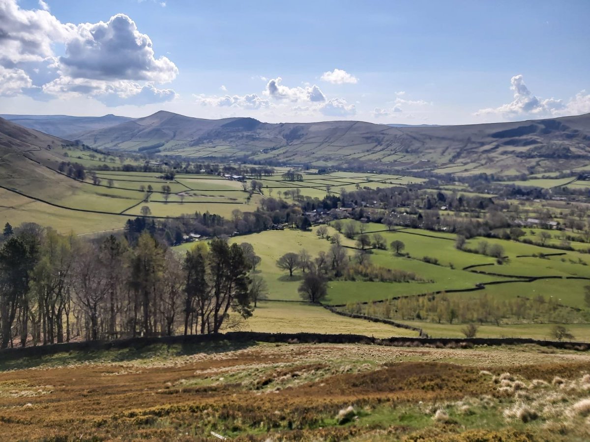 @Flo_Kinnafick @AgsdUk @DrNathanJSmith @Andykingsnorth @LaurenSherar1 Great weather for a training hike in the Peaks this past wknd!