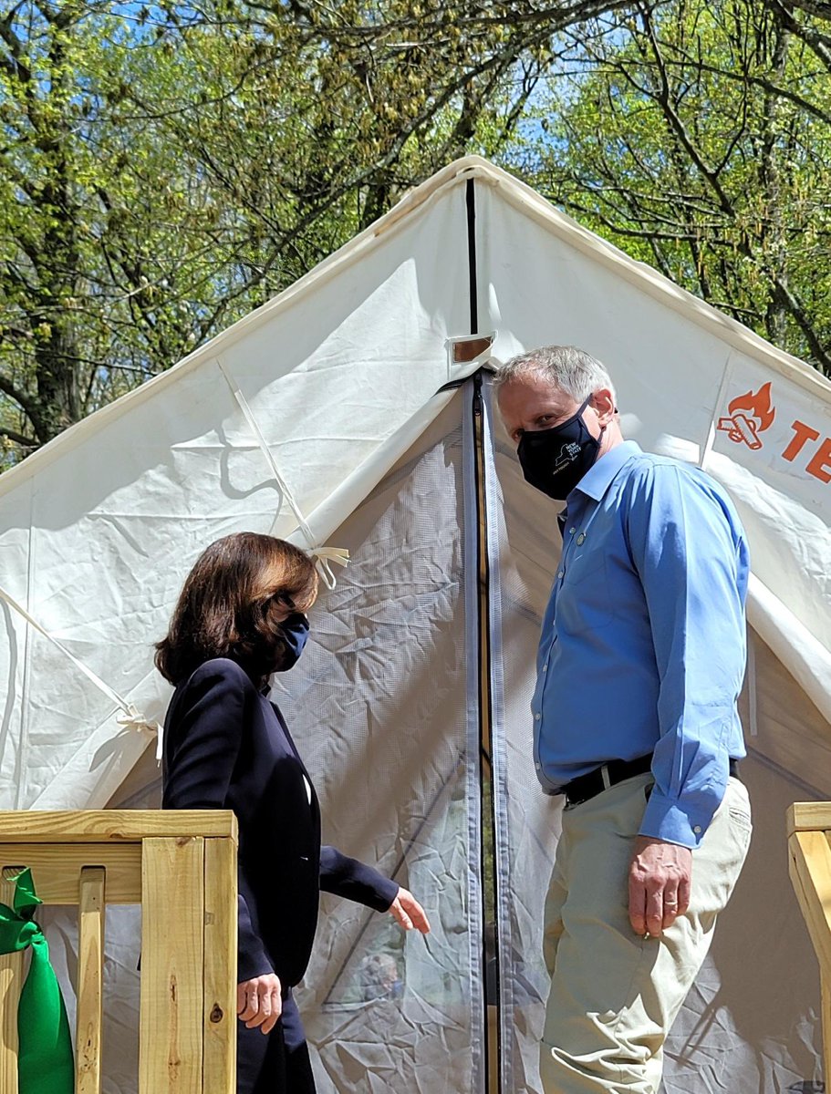 A whole new twist in camping now in <a href="/NYstateparks/">NY State Parks</a>. Many thanks to @LtGovHochulNY for coming to celebrate our new partnership with <a href="/tentrr/">Tentrr</a> at #HarrimanStatePark and other Hudson Valley parks!