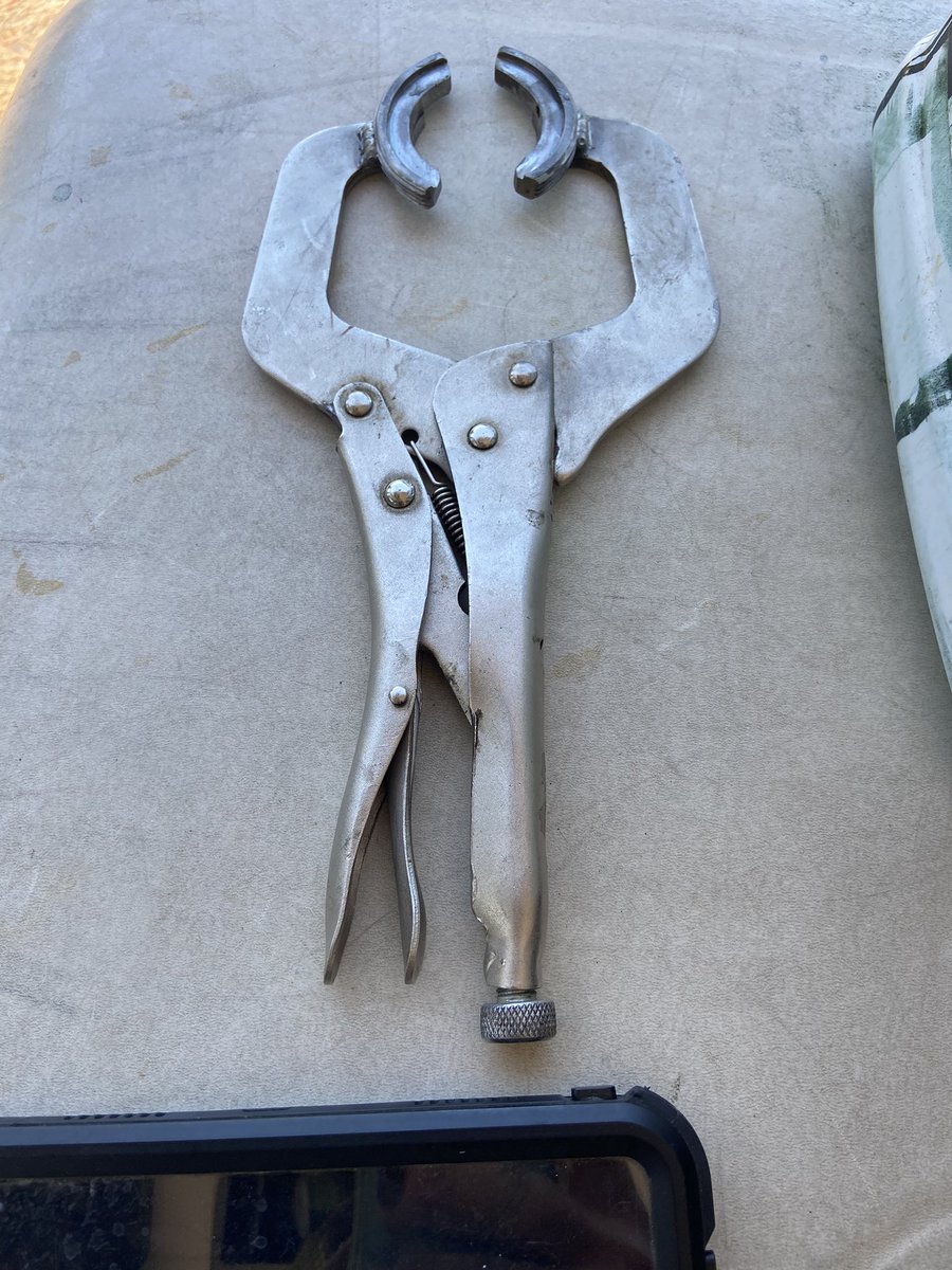 lbizzz's tweet photo. My hand was begging for mercy, so I asked our equipment manager what he could do to help me. Behold, a personalized clamp. My hand was never making it through 3000 nozzles! @RonHighTech @RainBirdGolf #BestinLA https://t.co/z29kBXWFl2