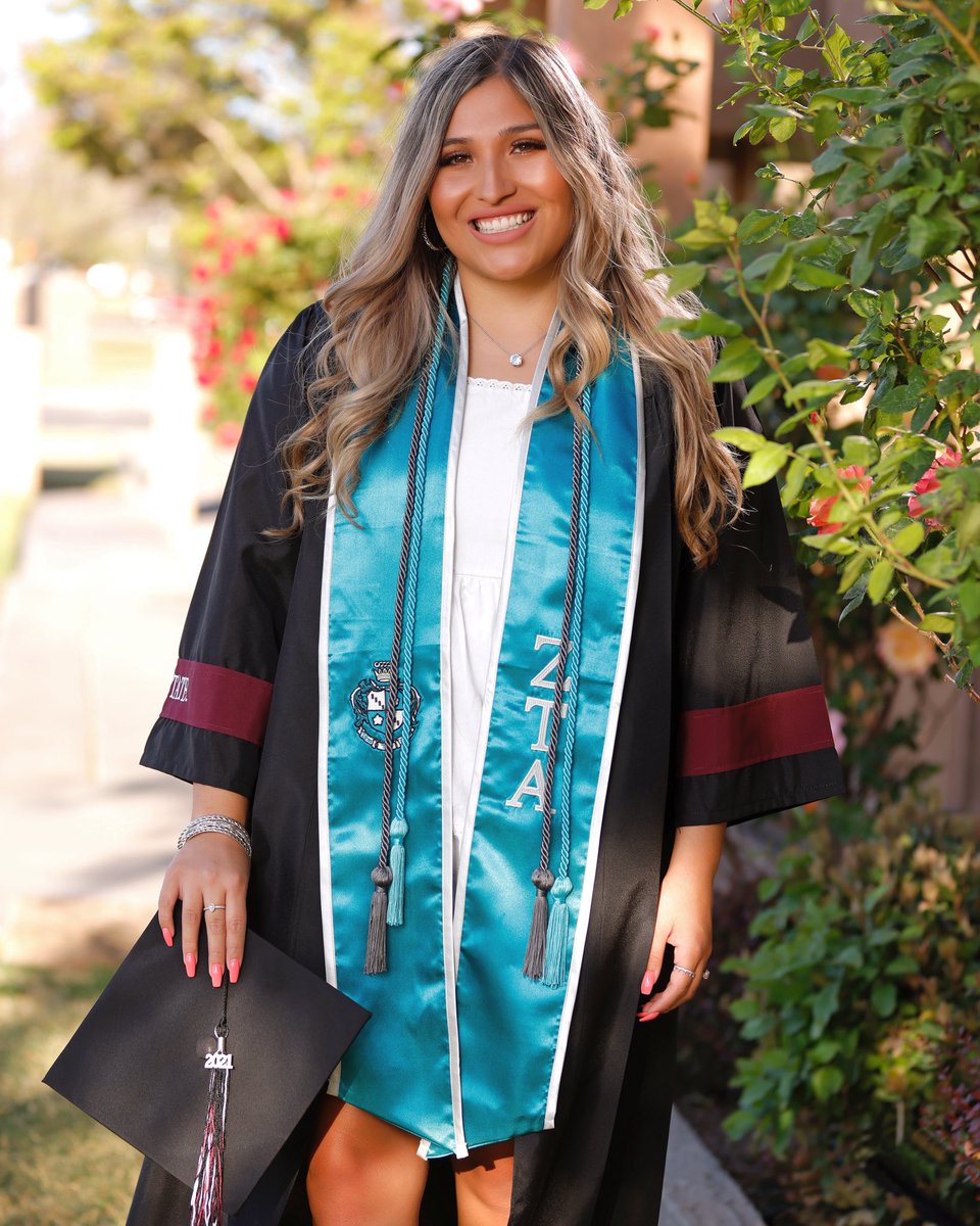 🌸Senior Spotlight: Amada Franco 🌸
Amada joined Zeta Tau Alpha @ztanmsu in the fall of 2017! The leadership positions that she has held are Service Chair, Historian, Director of Activities, &amp; Vice President of Recruitment! 🤩