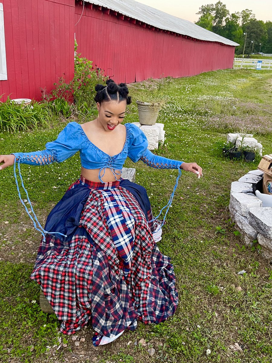 faithonp0inte's tweet photo. In a field full of horses be a stallion, because those are the ones who get medallions 🐎 #countdownto21 #Day4 https://t.co/3UwP3lZEbR