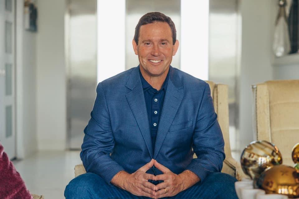 JonGordon11's tweet photo. Being positive won’t guarantee you’ll succeed. But being negative will guarantee you won’t. https://t.co/PtX9CPQfZ1