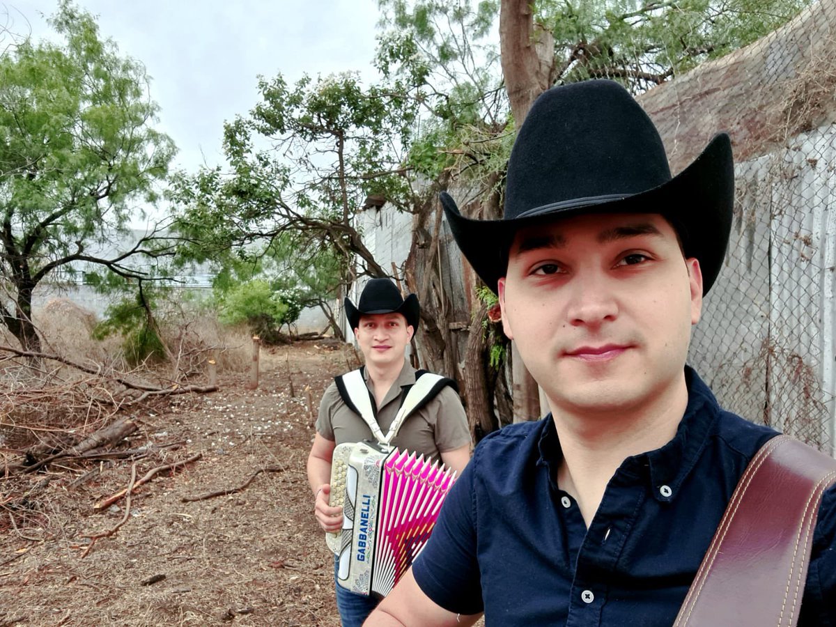 Lega2Oficial's tweet photo. Preparándoles sorpresas increíbles🤠

Citen este tweet con una frase que más te gusta de nosotros👇🏼 https://t.co/ibYLHj5zSf