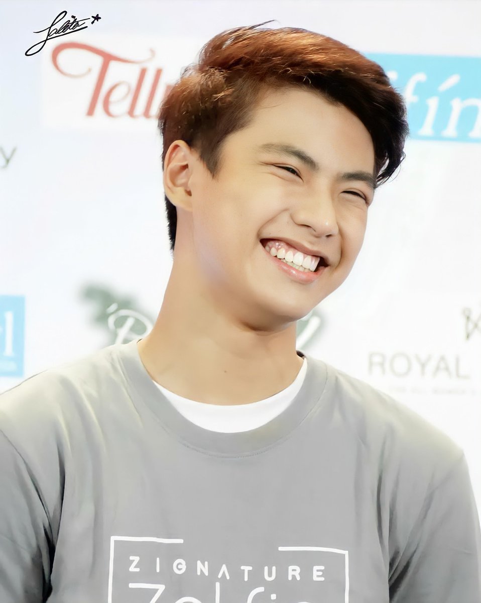 OhmPawatWorld's tweet photo. Our daily dose of Ohm Pawat❗

This photo sequence is enough to brighten up our day.😊 Let's pass this on to our friends.🧡 

@ohmpawatt
#OhmPawat #OhmPawatChittsawangdee #OhmPawatworldwide #boyslove #BLSeries #BLactor #ThaiBL #BoysLove #GMMTVActor #ThaiActor #ยิ้ม5พันของโอมภวัต https://t.co/UjKgVmLCuc