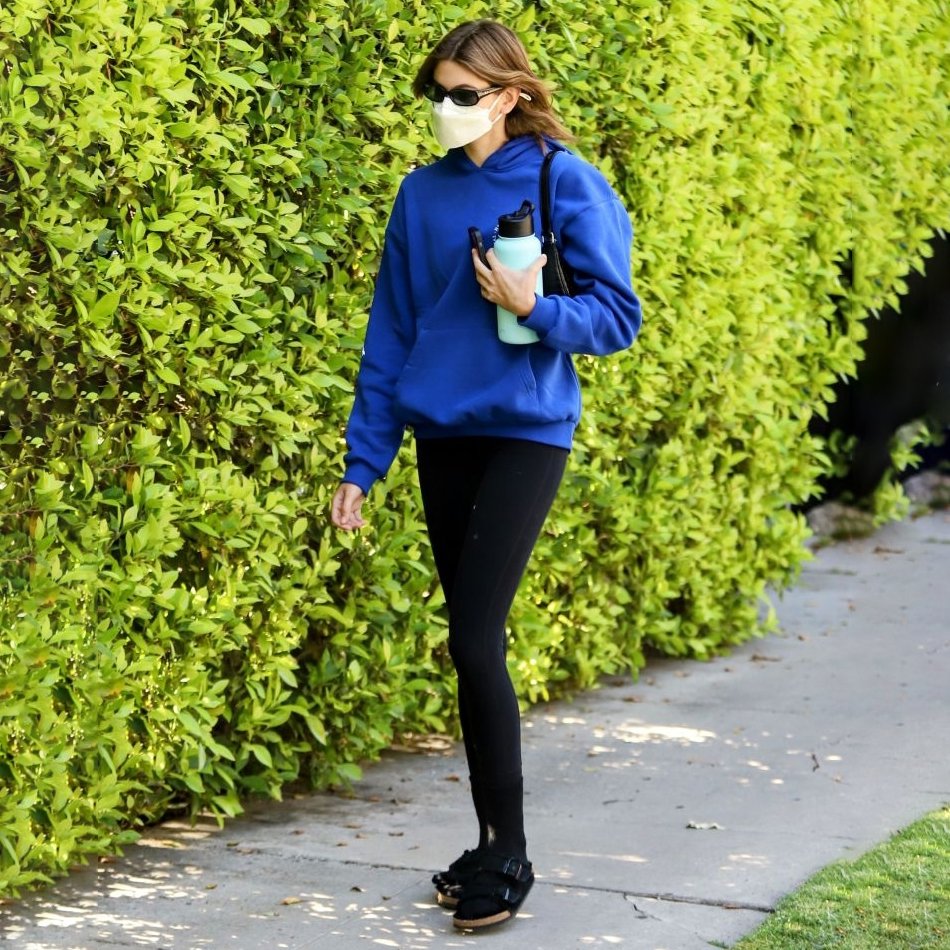 realstarpointic's tweet photo. ®LA The City Where Stars Shine Always™ ✨ Kaia Gerber seen on May 3, 2021 in LA⠀@kaiagerber #kaiagerber
.
.
⠀⠀⠀⠀⠀⠀⠀⠀
#la #starwars #greatest #wowview #foodporn #stylish #dtla #stylishlook #design #celebrity #artpixies #exlusivepix #news #pixoftheday #allsta https://t.co/a2s2w1TIkc