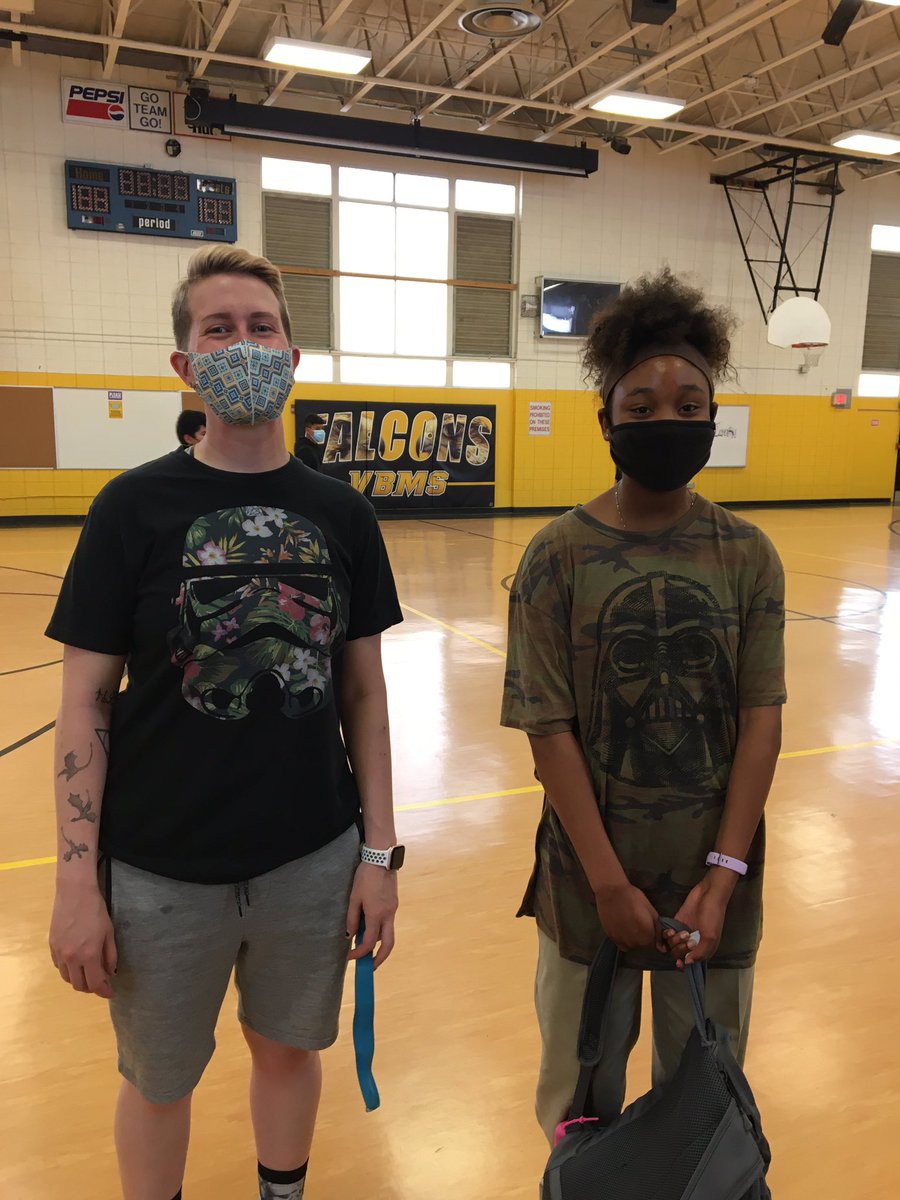 May the 4th be with you! Spirit Days at Van Buren are great! #WingsUp #SpiritWeek <a href="/ABQschools/">Albuquerque Public Schools</a> @APSLZ1    #StaffAppreciationWeek