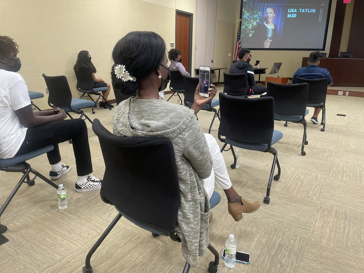 BHSproductions's tweet photo. Powerful evening celebrating & affirmed @LPSorg African American scholars at annual Participate 2 Graduate Empowerment engagement. Streamed online with limited in person attendance. Tremendous message from keynote @alliseeisgold about value & self worth! #ValueOfYou #202Won https://t.co/yp7lF3imxC