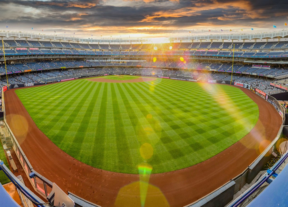Yankee Stadium looking like Tatooine. 😍 #BaseballSky