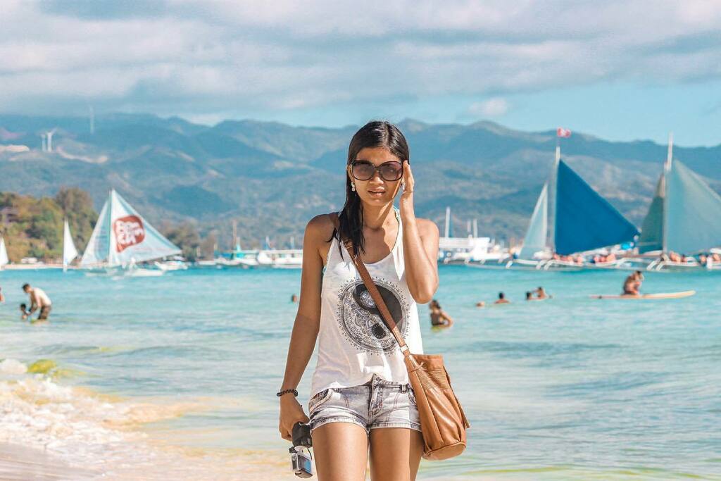 LetsAllGo2's tweet photo. Boracay has one of the best beaches in Asia....perfect for relaxing, swimming or just going for a stroll.....where is your favourite beach ?😀
.
#itsmorefuninthephilippines #wowphilippines #explorephilippines #southeastasia #philippines #boracay #fami… https://t.co/fuVMzwbaQg https://t.co/OQhypg5d4l