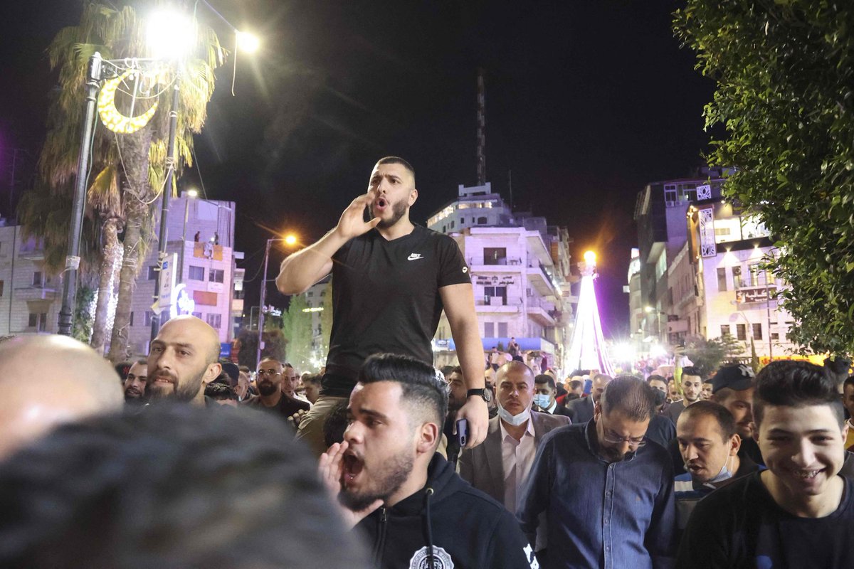 PIPJerusalem's tweet photo. Abbas robó la dignidad del pueblo palestino al suspender las elecciones >>  https://t.co/9QZqwsgbD2 https://t.co/T6x51ssR7d