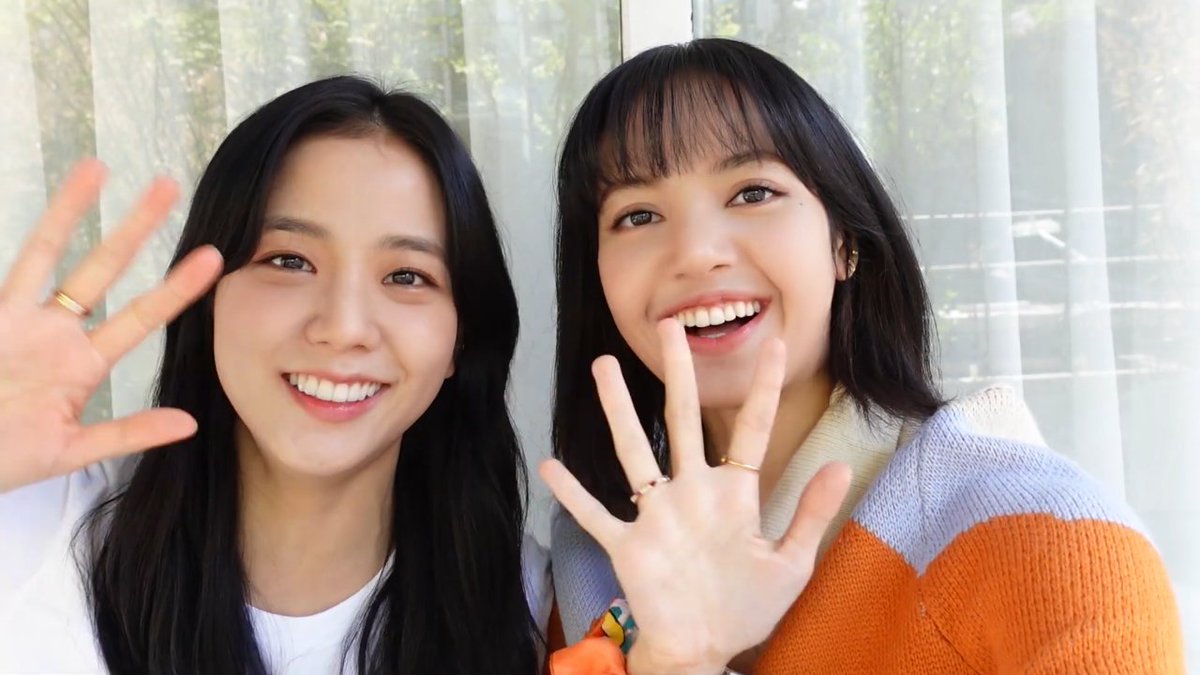 thinkinglisoo's tweet photo. I'M THE HAPPIEST PERSON IN THE WORLD https://t.co/4bkwLuEpsX