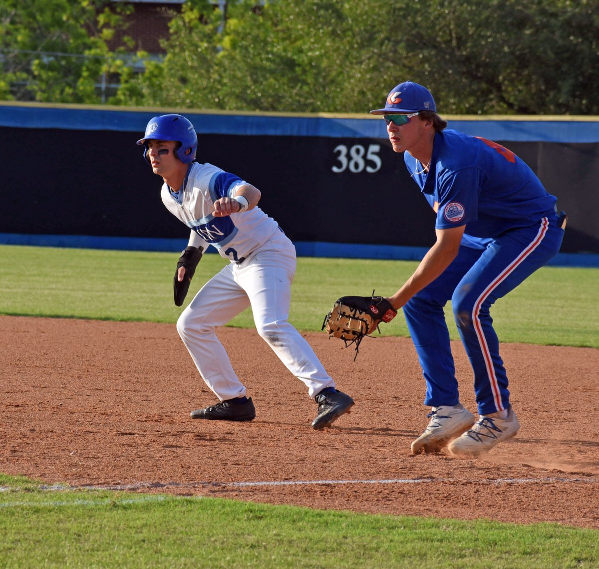 BlinnAthletics's tweet photo. The @BlinnBaseball team defeats Galveston, 8-5, to advance to the Region XIV-North Tournament! Blinn will face the No. 1 seed Navarro on Friday, May 7, at 1 p.m.! Read the story on tonight's win here: https://t.co/1pfQi4g8Nw. #GoBlinnBucs https://t.co/gsj1L6HlGZ