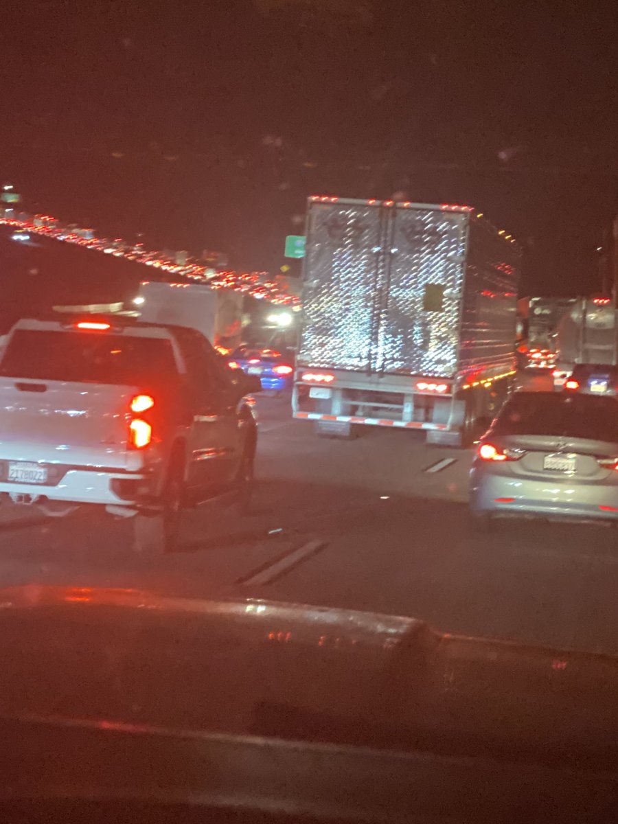 Derekjeterlover's tweet photo. @Caltrans8 @ReneeRust0910 Any more updates? Been stuck in traffic for hours 😩 https://t.co/qpOuYFGSHI