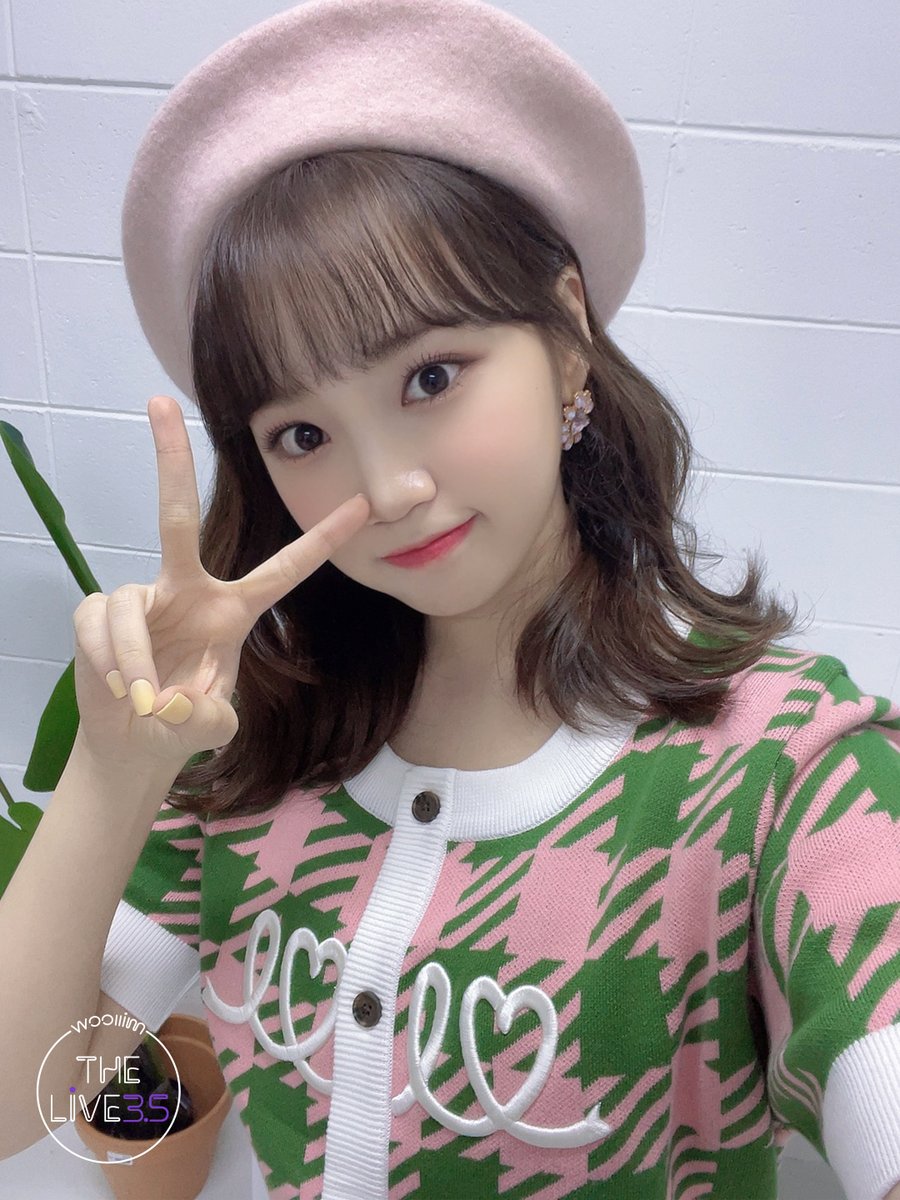 woollimTHELIVE's tweet photo. [📸] woollim THE LIVE 3.5

채원이와 울더라의 첫 만남이 너무 궁금해😆
김채원의 처음부터 너와 나로 🍬달콤한 설렘 함께 느껴요💝

#WOOLLIM_THE_LIVE #울림더라이브
#김채원 #KimChaeWon https://t.co/b1hg2TtusT