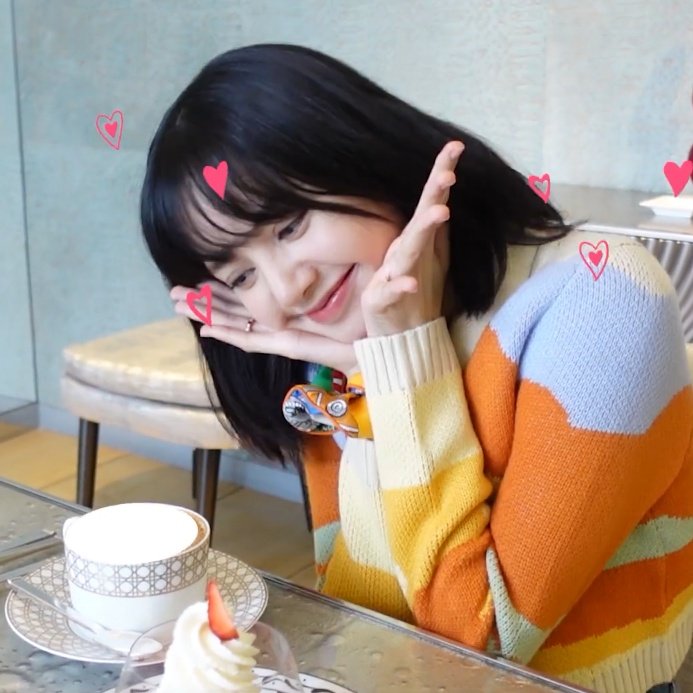 thinkinglisoo's tweet photo. so lisa... tell how you can be so lovely? https://t.co/3GiOWNSagw