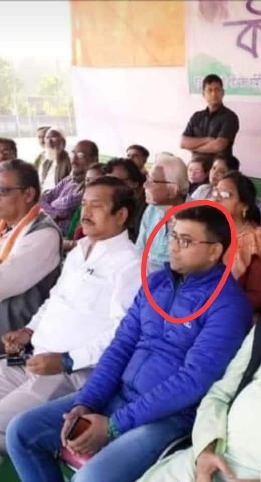 PrykBisws1's tweet photo. TMC r party worker ,BJP r Tanuja chakroborty r counting agent
কি ভাবে হয় এটা??? 
#WeWantRecounting
#WeWantRecounting
#WeWantRecounting 
#WeWantRecounting https://t.co/3Td8owRg2N