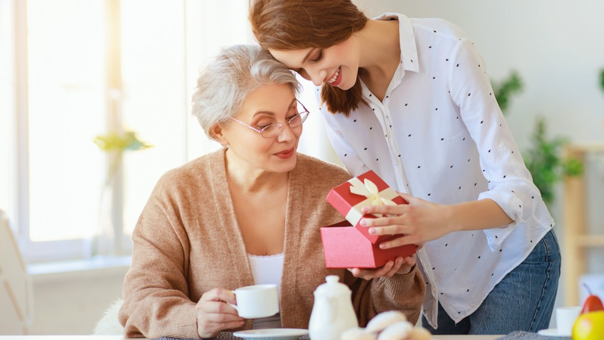 onetoonehc's tweet image. What is the most important lesson you’ve heard from mom? Share it with us.

Thank mom on Mother’s Day by giving a gift, scheduling a lunch date, paying her one-month bill, and any creative idea. Enjoy celebrating this special day!

#HappyMothersDay #OneToOneHomeCareLLC