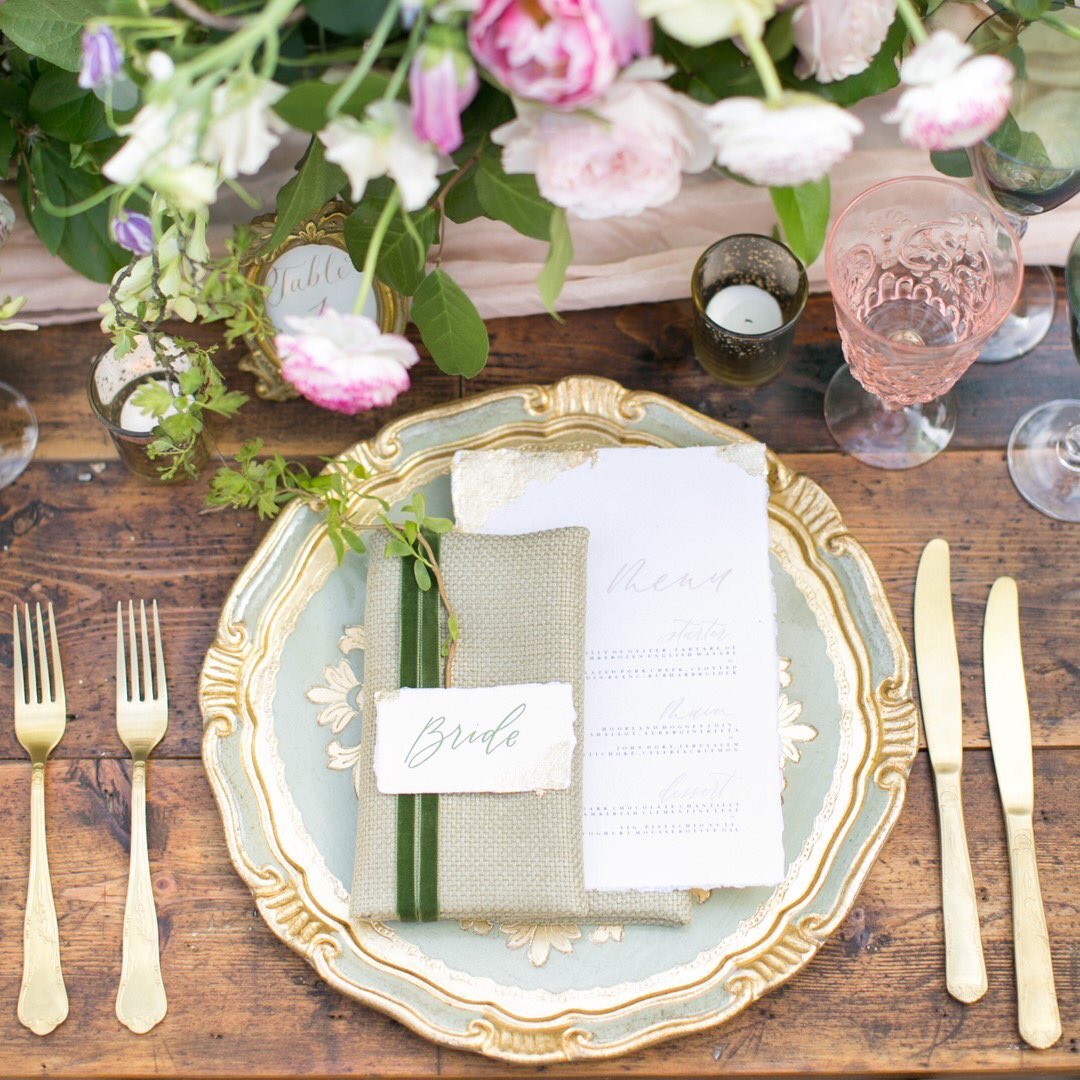 LIZZIE LOVES...We are loving this Spring tablescape discovered on the <a href="/duchessbutler/">Duchess&Butler</a> feed. It makes for perfect wedding inspiration for a Spring wedding. Image: <a href="/AnneliMPhoto/">Anneli Marinovich</a> 
Planning: <a href="/Somethingblueev/">Something Blue</a> #repost #lizzieloves #luxuryweddinginspo #weddingtablescape #weddingstyling