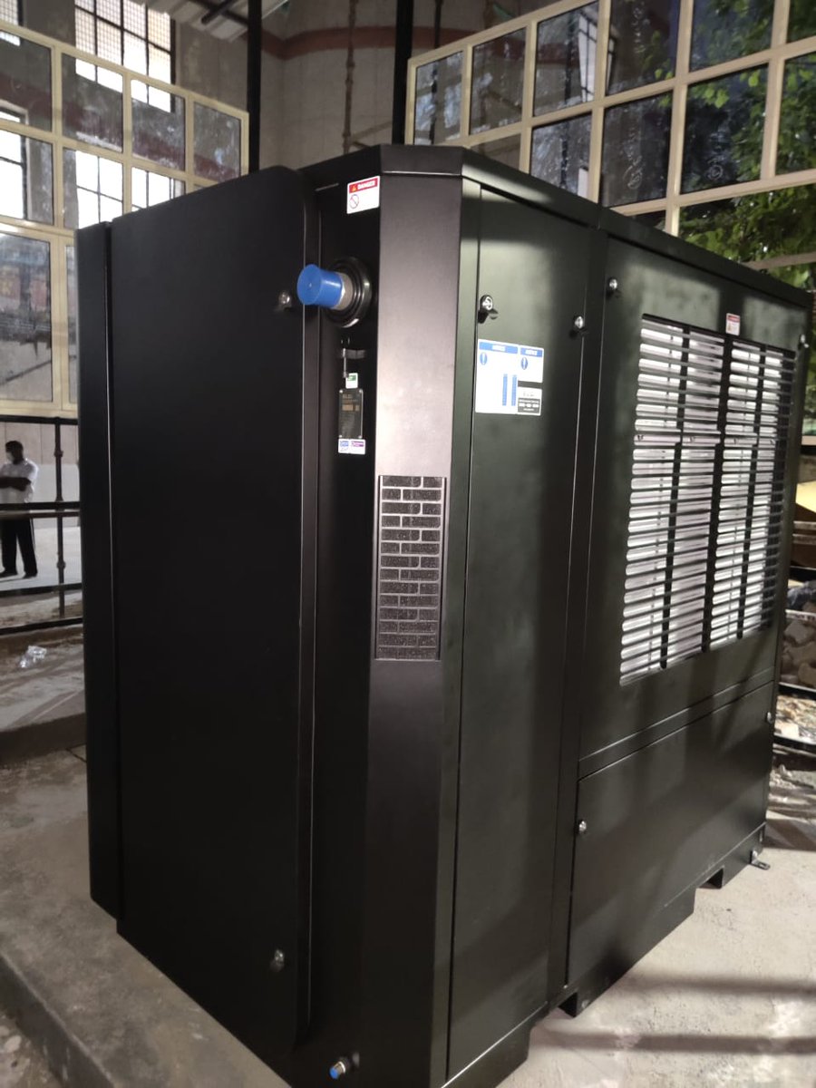 MoHFW_INDIA's tweet photo. #Unite2FightCorona

Installation of 2 high capacity Medical Oxygen Plants (funded by #PMCARES) completed at #AIIMS, New Delhi and @RMLDelhi hospitals. 

Oxygen supply to #COVID19 patients to begin from today evening. https://t.co/7TRWclRJU8
