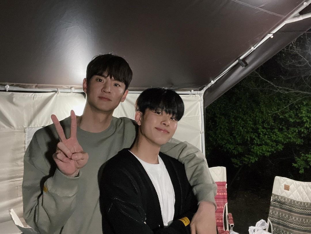 노른자 tweet media