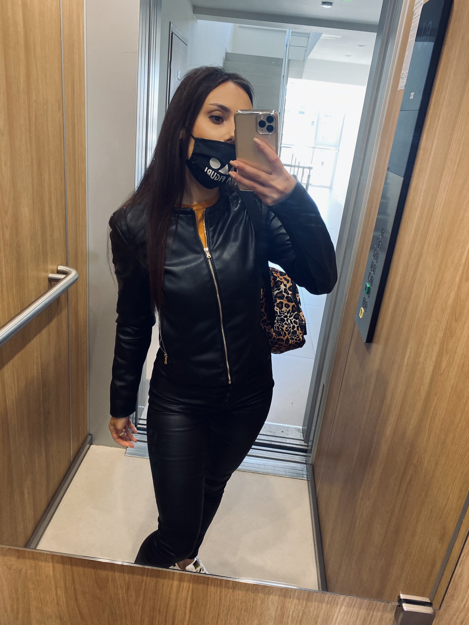 TW Pornstars - 👑Queen Leylla👑. Twitter. 🔞 #live on @chaturbate 🔥 🔥