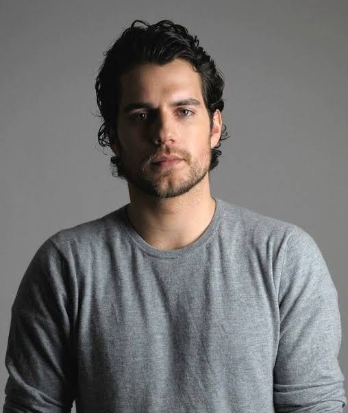 Happy birthday to my twi-- i mean actor Henry Cavill     