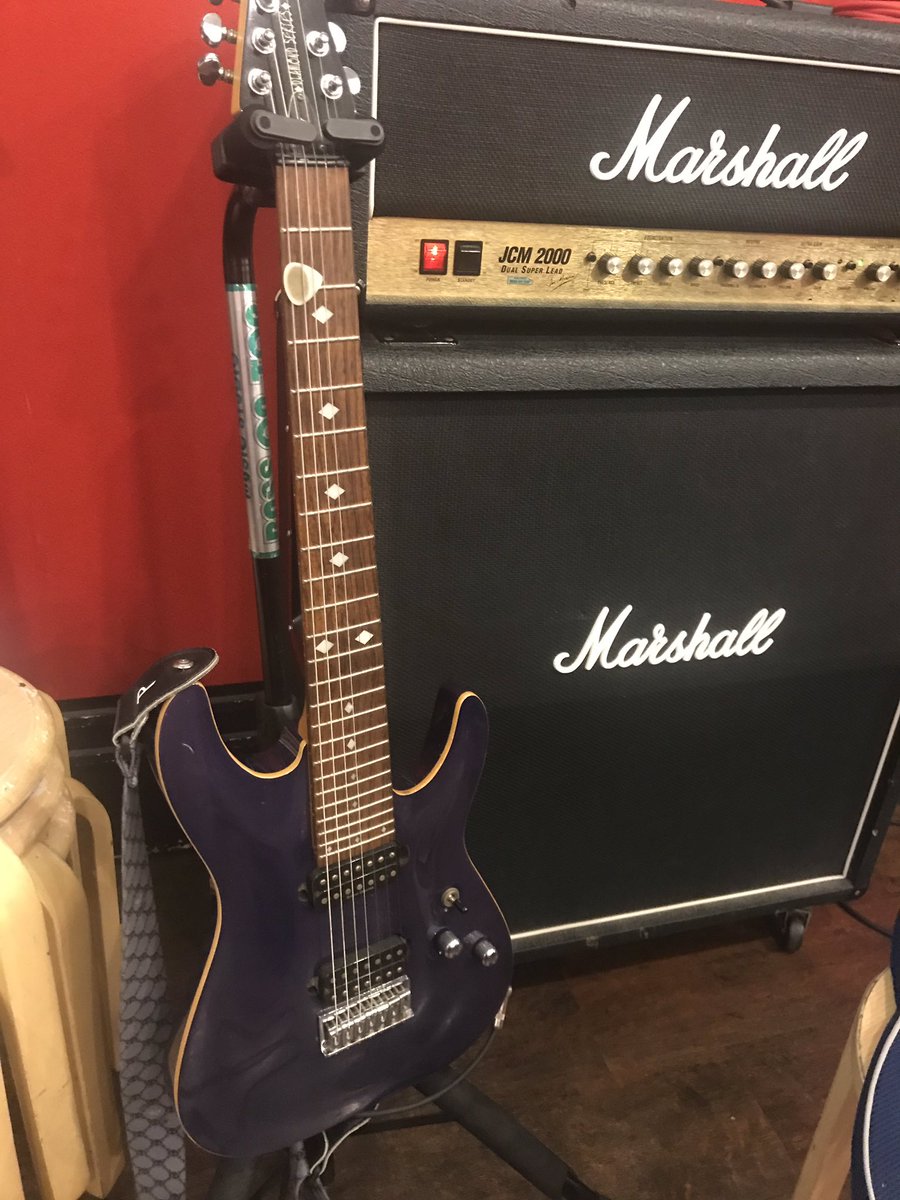 久々に7弦使ってるー