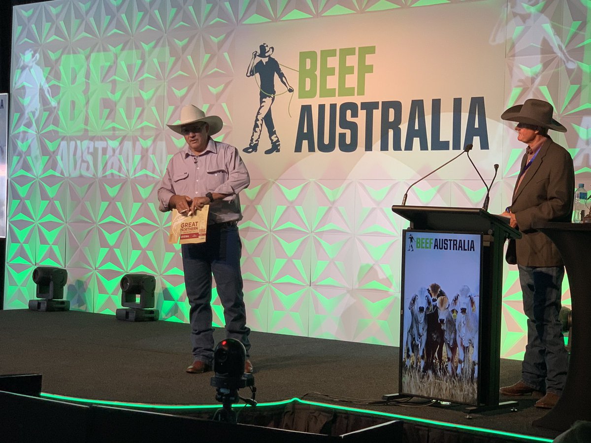 evokeAG's tweet photo. Meet #BeefWeek21 Pitch in the Paddock finalist Rob Stewart, the brains behind the castration knife handle, a clever and simple tool designed and tested in the field to provide #producers with greater safety in the yards. What a great pitch delivered with humour and poise! https://t.co/EsXTMx6ywy