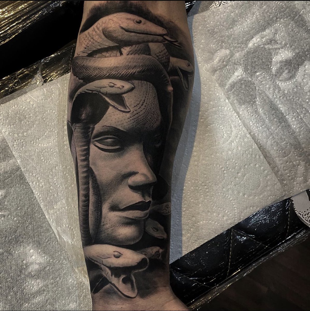 The_RickyWilson's tweet photo. First fresh tattoo since Iβve been back, after 4 months without tattooing
It feels good to be back ππΌ
#tattoo #essextattoo https://t.co/N0aqrz9qhW