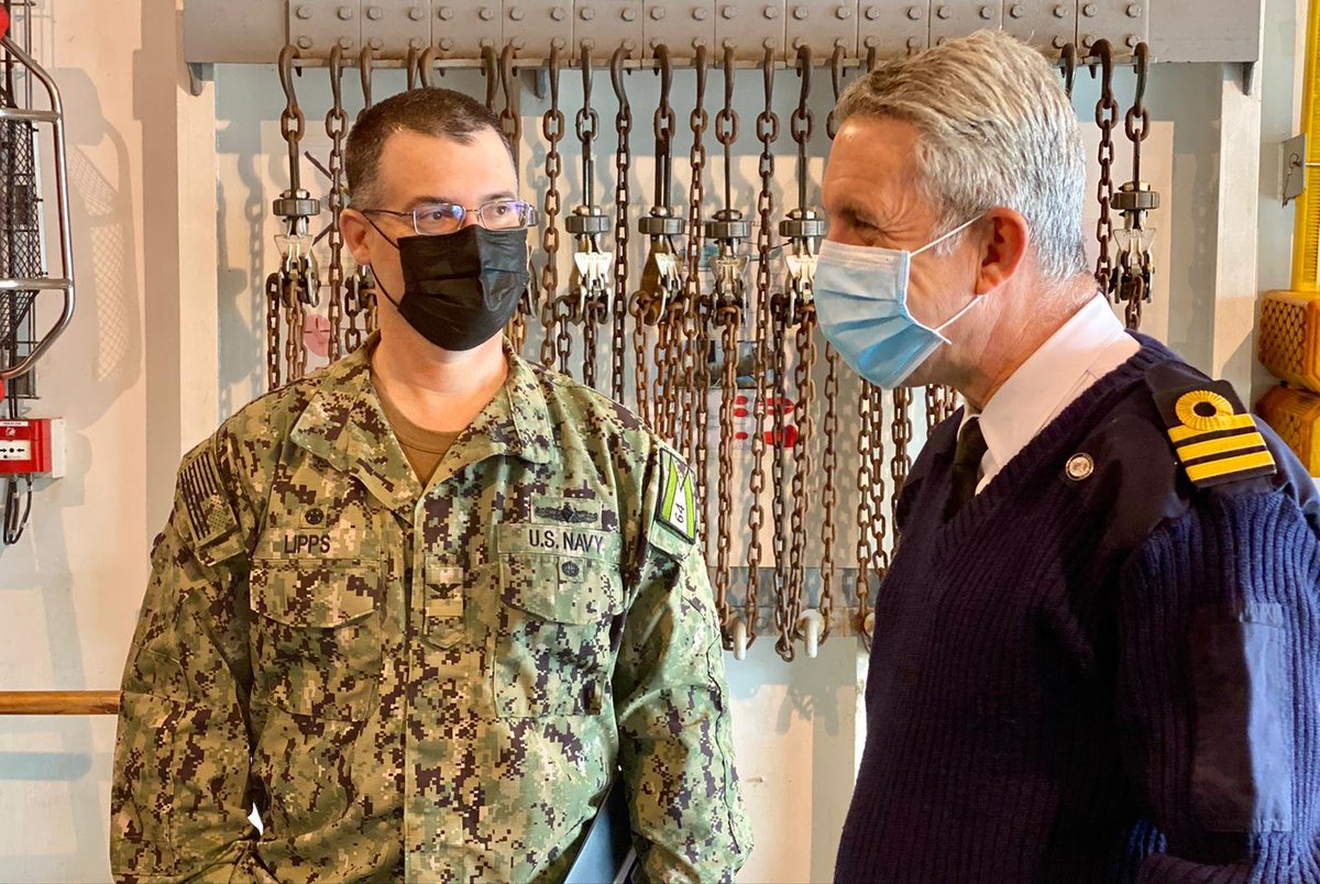 Armada_esp's tweet image. ¡Preparando motores para las maniobras #FormidableShield2021!

El personal de la Sexta Flota 🇺🇸 que navegará a bordo de la fragata #CristobalColón, buque de mando de las maniobras ya está en #Ferrol ultimando los preparativos.

#SomosLaArmada ⚓️ 🇪🇸 #DefendemosEspañaDesdeLaMar