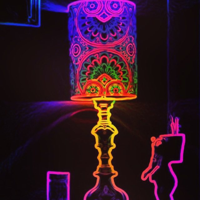 I like this neon filter on @Snapchat 

#snapchat #filters #neon #lamp #peacock #pretty #awesome #light #rainbow #rainbowneon #rainbowneonlight #cool https://t.co/E74l58YS2x