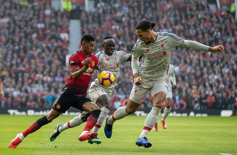 Perfect opportunity for Klopp to go for the kill, wouldn’t you say? Instead Klopp plays it safe and it ends up costing Liverpool another 2 points. Liverpool deservedly get held to a boring 0-0 draw as they created 0 chances against a depleted United side. Disgrace