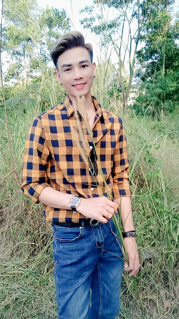 MyZaw9's tweet photo. ကိုရီးလားဆိုေတာ့? 

ညီေလးပါ ဘဲဗ် 😊 https://t.co/njydVXTMhq