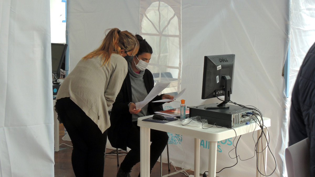 RegionSanX's tweet photo. #Merceces Inauguró una nueva posta de vacunación. Junto a la Subsecretaria de Salud, @nela_arenillas y nuestro referente de salud mental, @julio_1972 recorrimos las instalaciones del Polideportivo Municipal lugar seleccionado para la nueva posta en la localidad.
@DrDanielGollan https://t.co/sGQ5QNhjwN