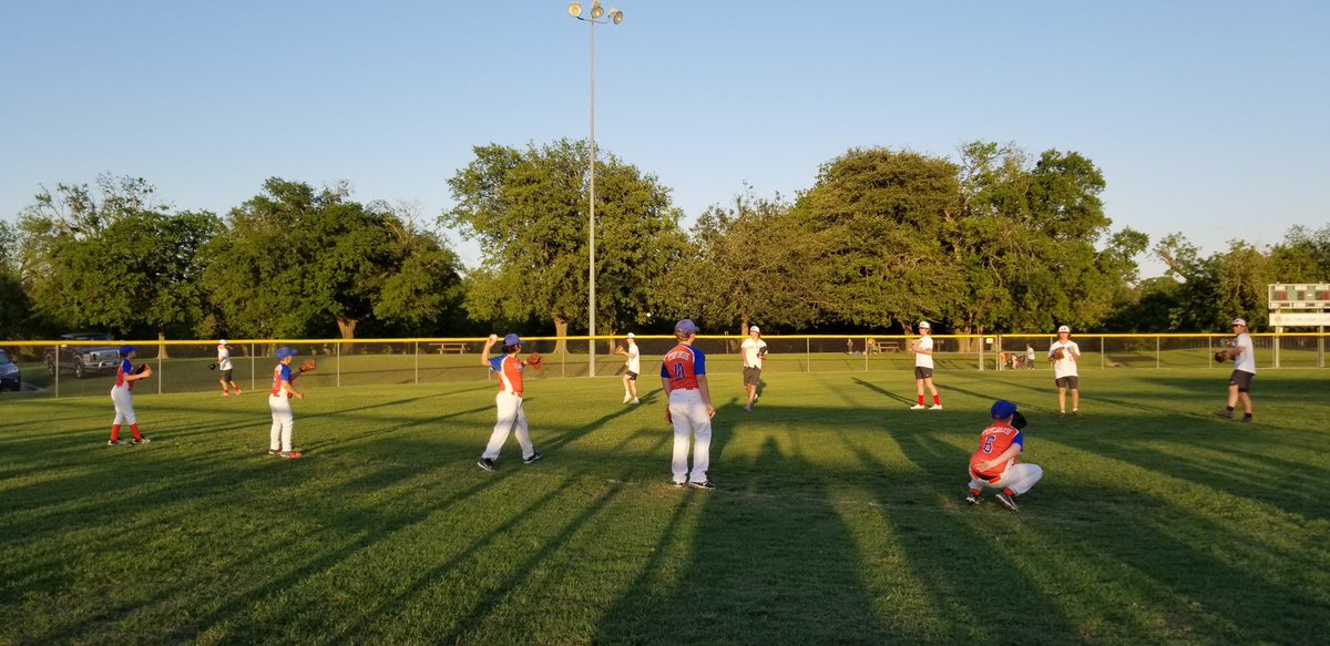 More fun pics from Little League night!!!