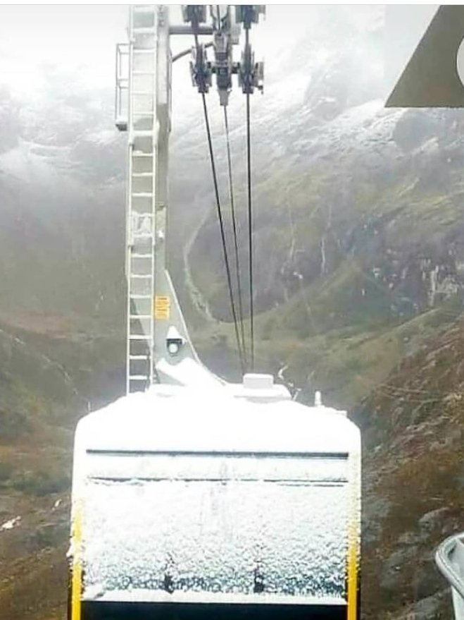 Así amaneció mi #Merida !!!! Quien se imagina adentro de esa cabina!!!