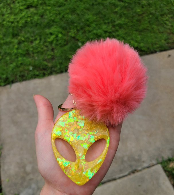 Excited to share the latest addition to my #etsy shop: Citron space alien keychain with fur pom - Alien<a href="/tag/etsy"class="tags">#etsy</a><a href="/tag/alien"class="tags"><span>#alien</span></a><a href="/tag/keychain"class="tags"><span>#keychain</span></a><a href="/tag/alienkeychain"class="tags"><span>#alienkeychain</span></a>