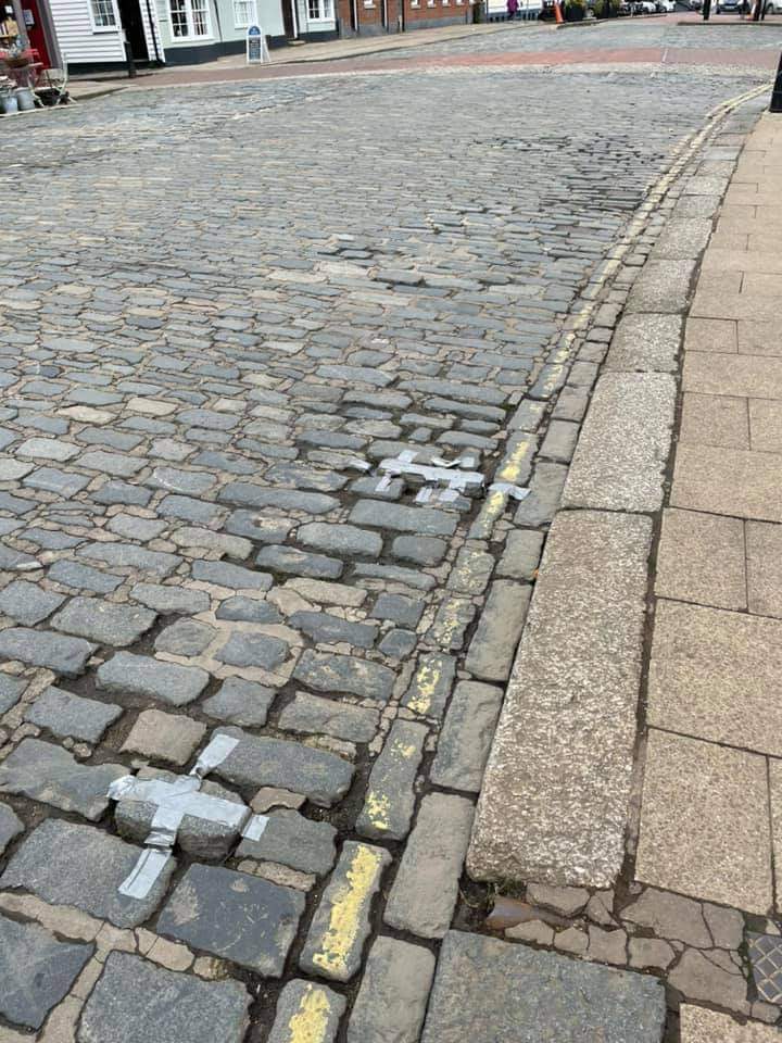 Yesterday our #AbbeyWard candidate for #faversham Jenny Reeves noticed these cobbles with what is best described as a questionable repair job.
Reported it to <a href="/KentHighways/">KCC Highways</a> and it's being properly repaired today.
No selfie required just getting the job done to make our town safe.