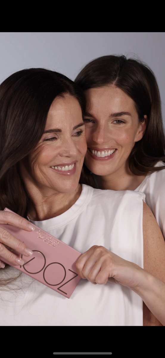 Mother's Day is around the corner! We created the ideal gift with our new, vegan Eye-mazing 5 minute Make-Up Look Kit featuring all essentials for a quick and easy, radiant eye make-up to make every mother shine every day.
 
#TogetherUnique #ZOEVA #vegan #ZOEVAcosmetics