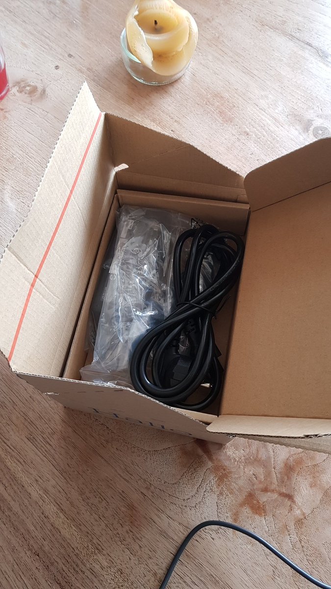 Heel fijn bol.com ! Ik heb zojuist een pakketje ontvangen waarvan de inhoud net in de verpakking past! Blijf dat doen. #geendoosdie10xzogrootisalsdeinhoud