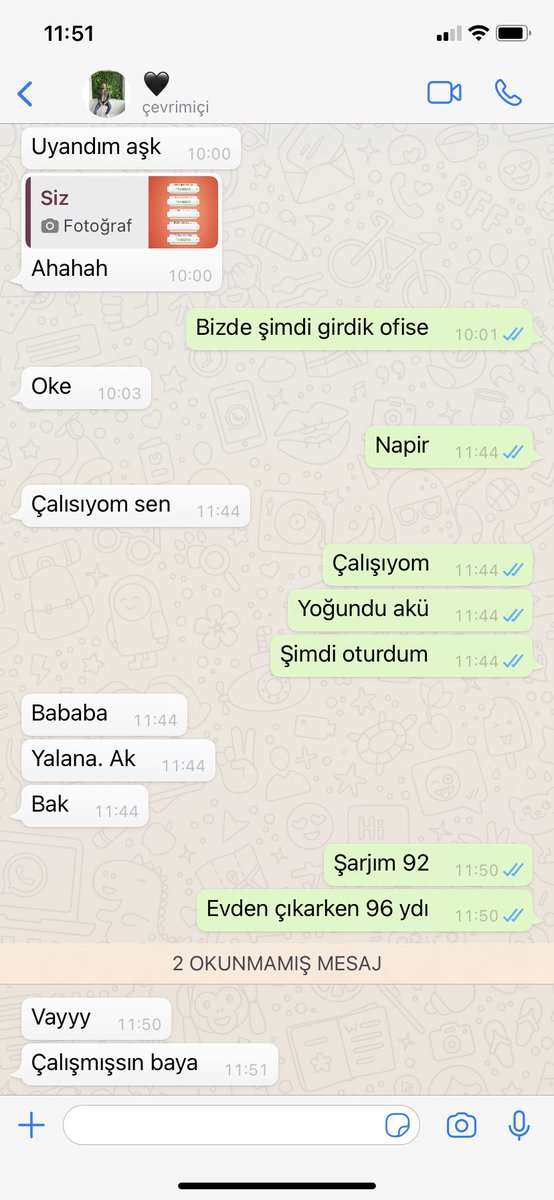 elfideeoncu's tweet photo. Kendisi 3 yıllık sevgilim. Gün içinde ne kadar çalıştığıma şarj yüzdeme bakıp karar veriyor. Teşekkürler güvensiz teşekkürler @HamzaGoksall https://t.co/pVsS0AgDWg