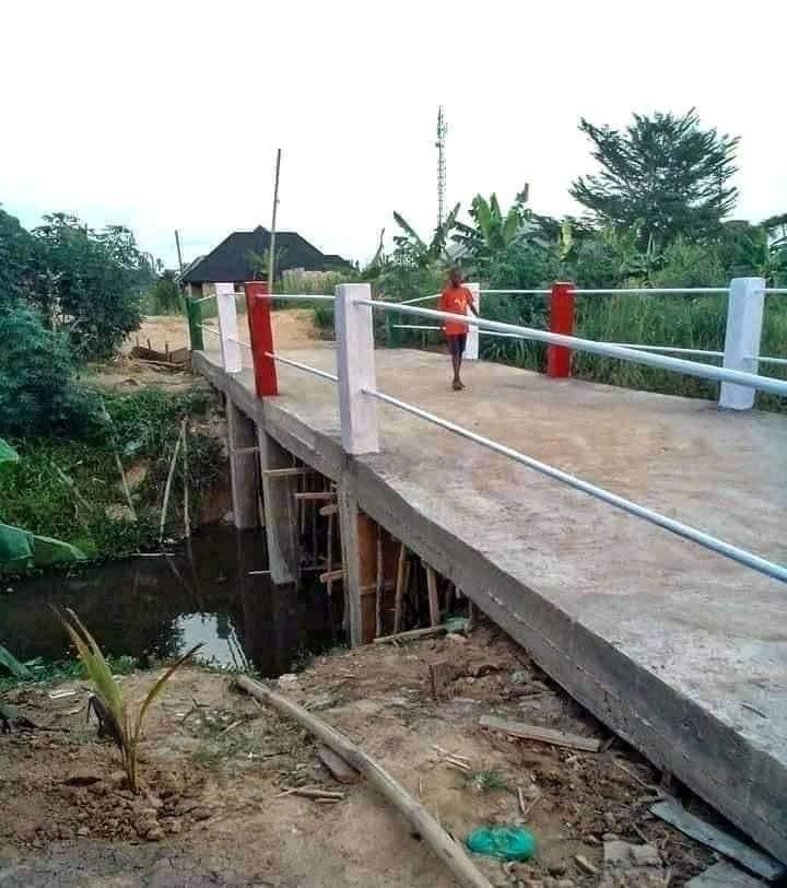 Ay_Bawaa's tweet image. Bayelsa Councilor Who Built A Bridge Linking 2 Communities Said She Used Money Meant For Her Official Car To Complete The Project.