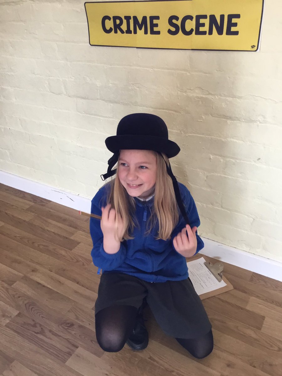 latimerprimary's tweet image. #ClassAC and #ClassTJ have spent this morning investigating a crime 🕵🏽‍♀️🕵🏻‍♂️.
After gathering evidence at the crime scene, the children listened to and analysed suspect interviews. 
They will be deciding who they want to prosecute tomorrow!