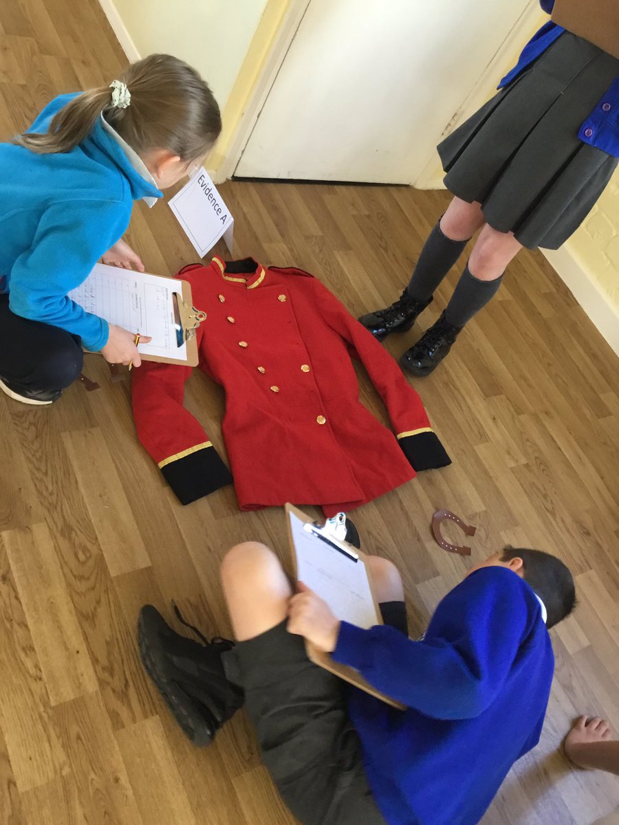 latimerprimary's tweet image. #ClassAC and #ClassTJ have spent this morning investigating a crime 🕵🏽‍♀️🕵🏻‍♂️.
After gathering evidence at the crime scene, the children listened to and analysed suspect interviews. 
They will be deciding who they want to prosecute tomorrow!