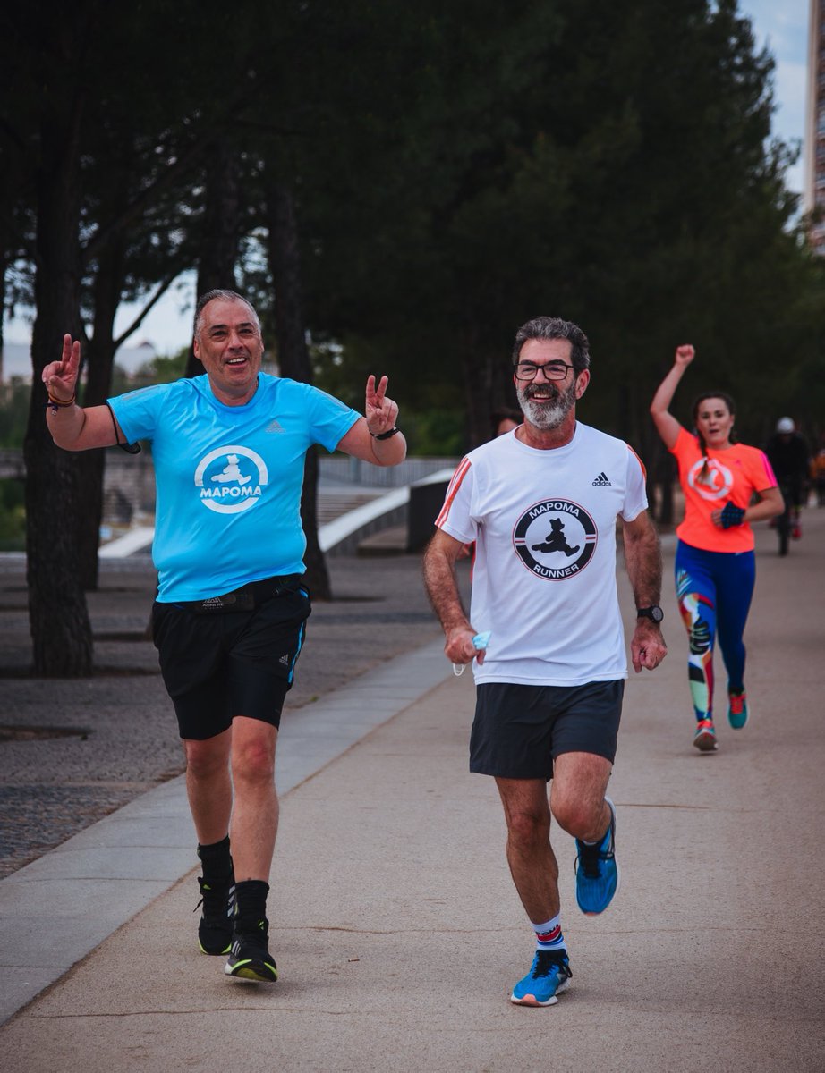 AD_MAPOMA's tweet image. Los sueños nacen de nuestra valentía. De nuestras pasiones. De aquello que nos emociona. Que nos hace vibrar. Que nos conecta con nuestra esencia.
Corre SIEMPRE tras tus sueños.

#MapomaRunners
#MapomaTraining