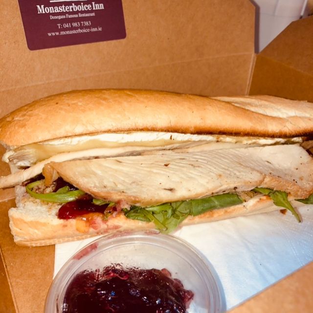 ⭐️⭐️⭐️ Our New Additions to the menu😍😍 ⭐️⭐️⭐️ Turkey, Stuffing, Cranberry Sauce, Rocket & Brie Roll € 6.50 Ham & Cheese Toastie with optional tomato Relish on the side €5.95