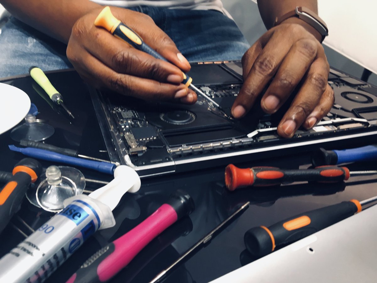 vibtechghana's tweet photo. It is risky!!
Don't keep on working with your faulty laptops when it needs a good fix only to lose an important gig when it breaks down.

Bring your machines for a good diagnosis and repair work to keep you meeting those important deadlines.

Call us on +233542650960
#Ghana https://t.co/tbPjnN1EIT