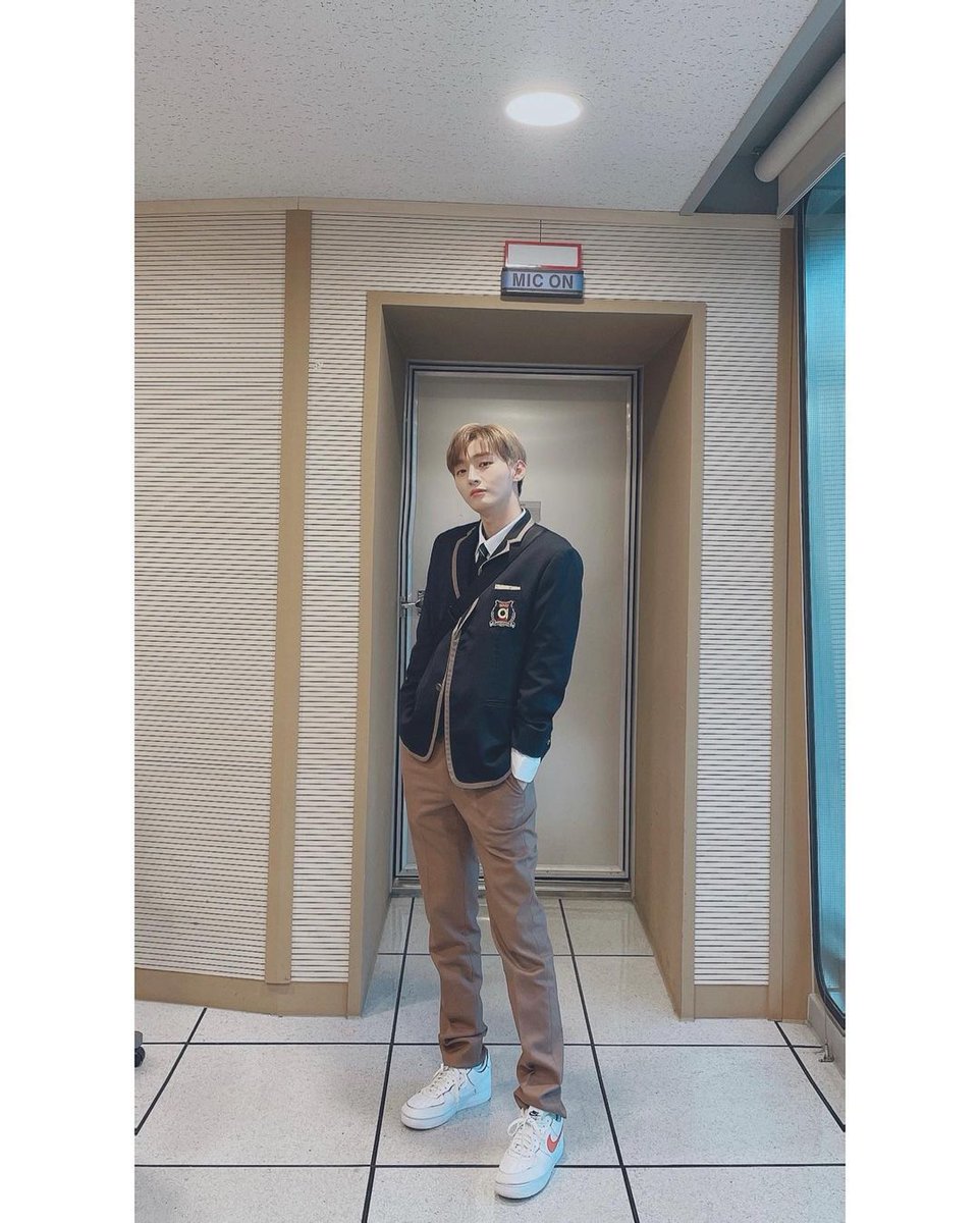 daily_yoon's tweet photo. [#룽포메이션]

러브게임 인스타 속 #윤지성
https://t.co/GsJJDZcdbl https://t.co/vAu5QrkVGg