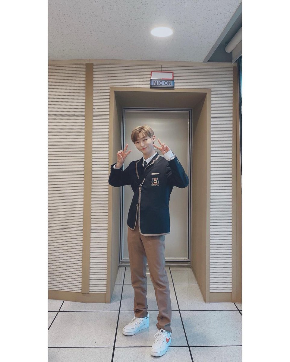 daily_yoon's tweet photo. [#룽포메이션]

러브게임 인스타 속 #윤지성
https://t.co/GsJJDZcdbl https://t.co/vAu5QrkVGg